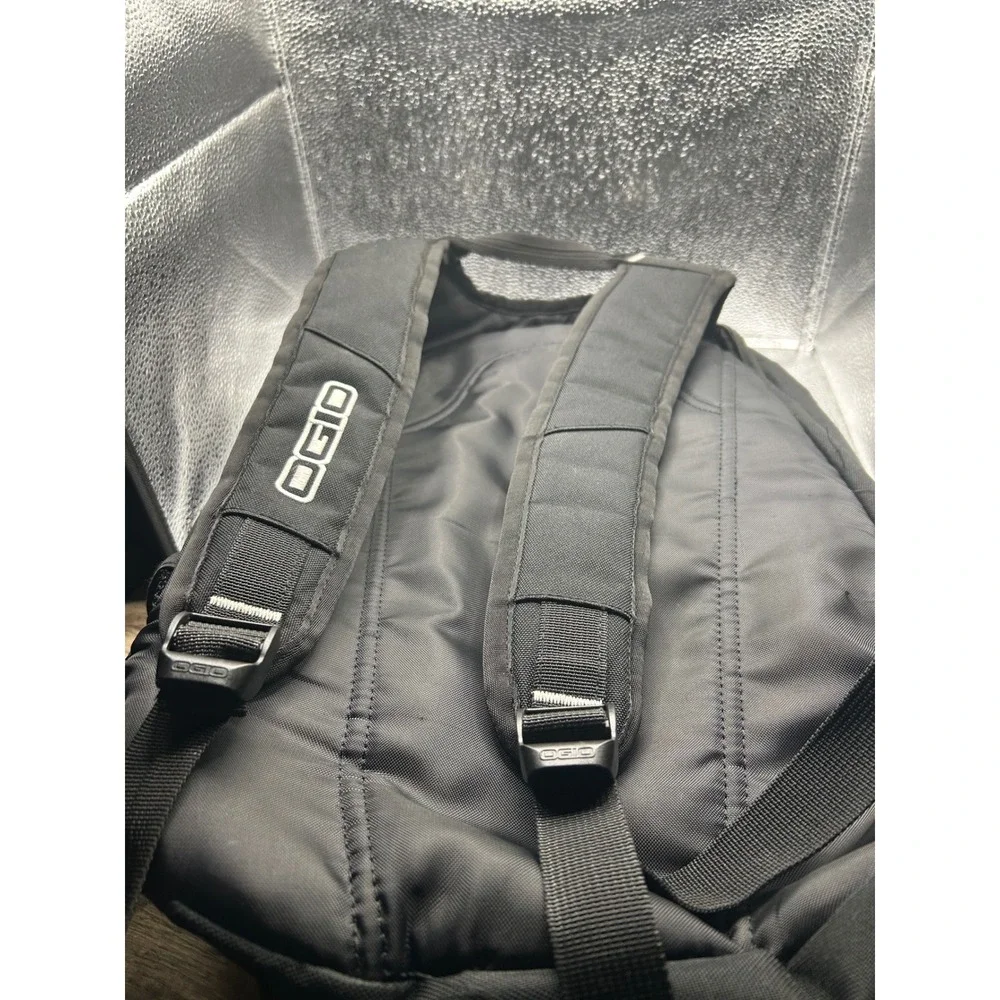 OGIO Samsung Backpack Black Tech Travel Bag Padded Laptop Compartment Mens Mens